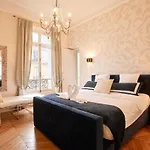Spacious Flat - Champs Elysees