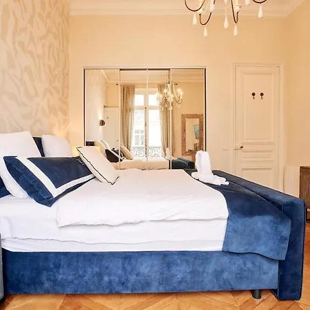 Spacious Flat - Champs Elysées Appartamento