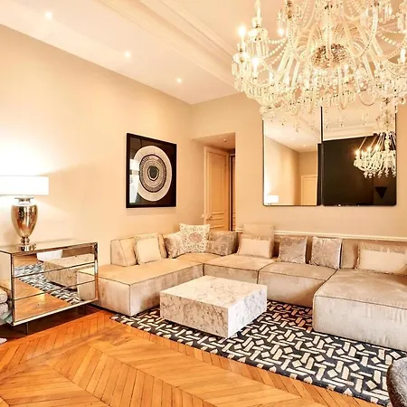 Spacious Flat - Champs Elysees Apartment