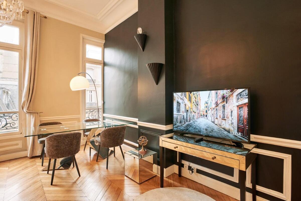 Spacious Flat - Champs Elysees Parigi